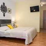 Anna 2